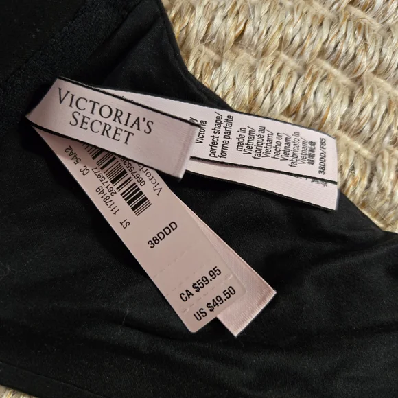 38DDD Victoria's Secret Black Racerback Bra - Picture 3 of 3